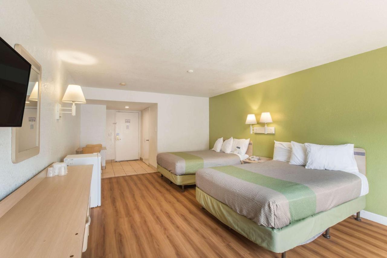 Motel 6 ヘメット エクステリア 写真