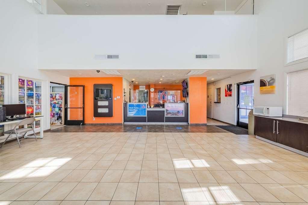 Motel 6 ヘメット インテリア 写真