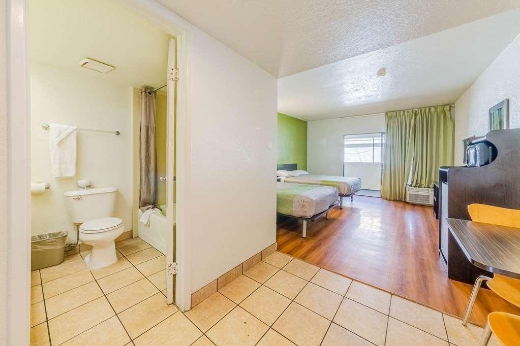 Motel 6 ヘメット 部屋 写真