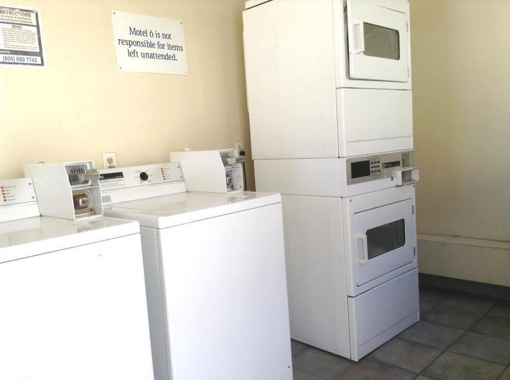 Motel 6 ヘメット エクステリア 写真