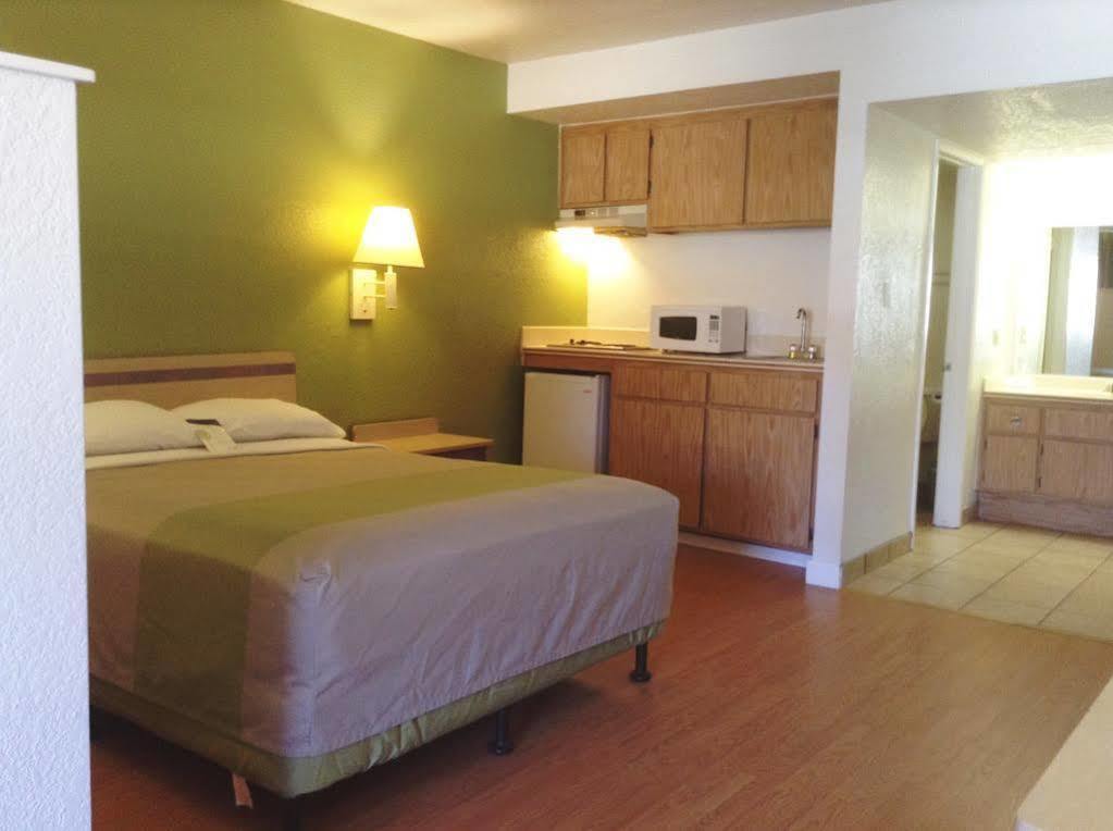 Motel 6 ヘメット エクステリア 写真