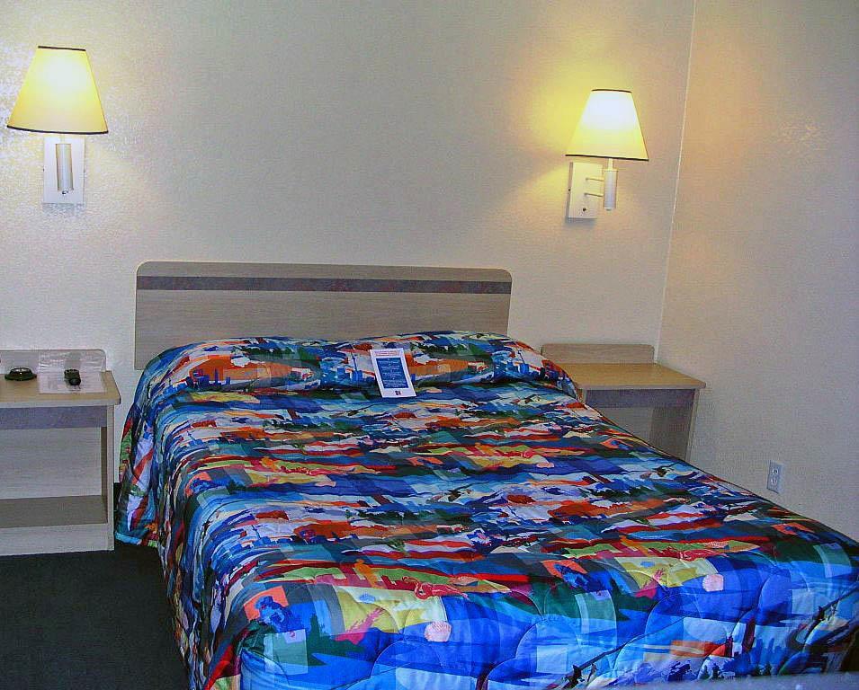 Motel 6 ヘメット 部屋 写真