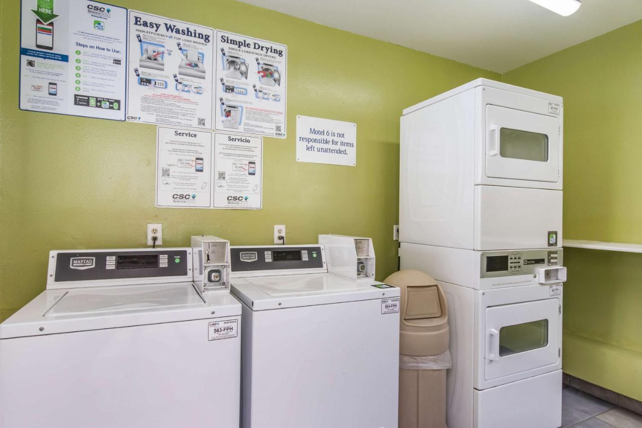 Motel 6 ヘメット エクステリア 写真