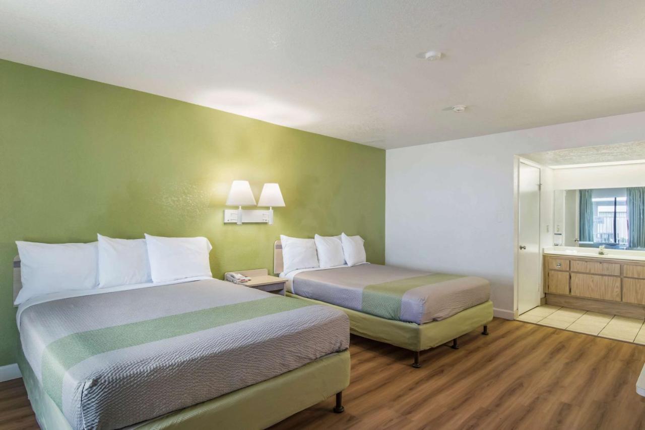 Motel 6 ヘメット エクステリア 写真