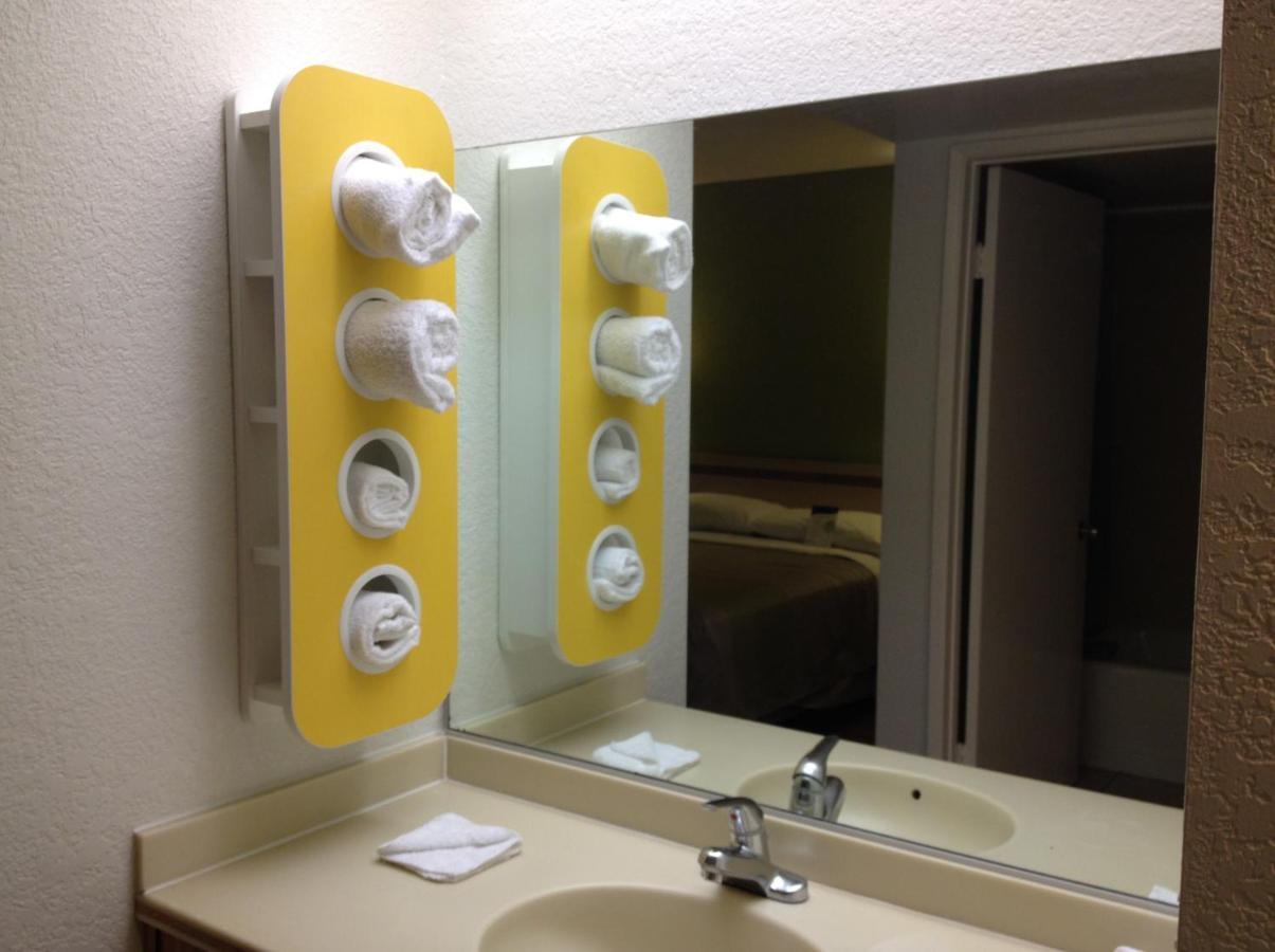 Motel 6 ヘメット 部屋 写真