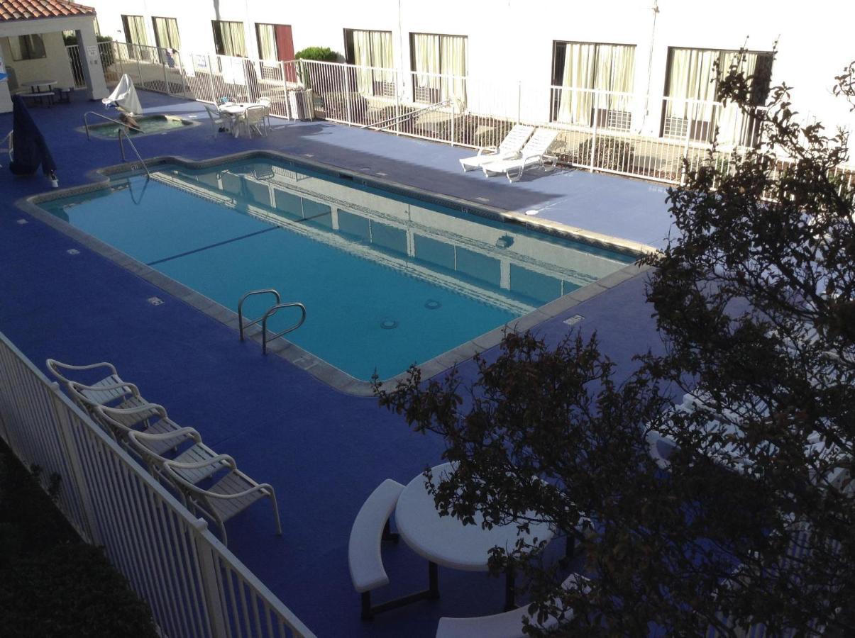 Motel 6 ヘメット エクステリア 写真